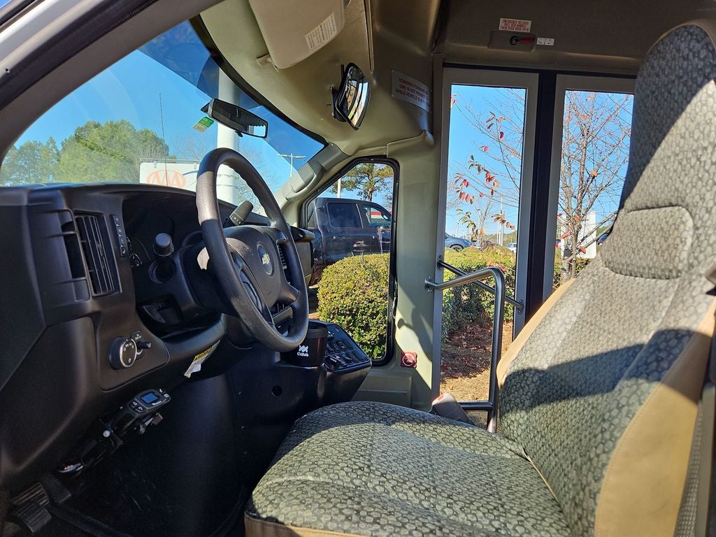 2013 Chevrolet Express 4500 Base Cutaway