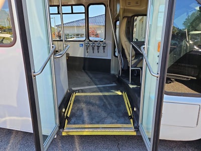 2013 Chevrolet Express 4500 Base Cutaway