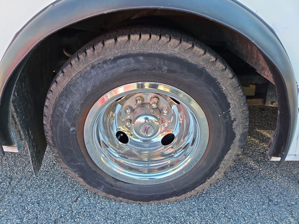 2013 Chevrolet Express 4500 Base Cutaway