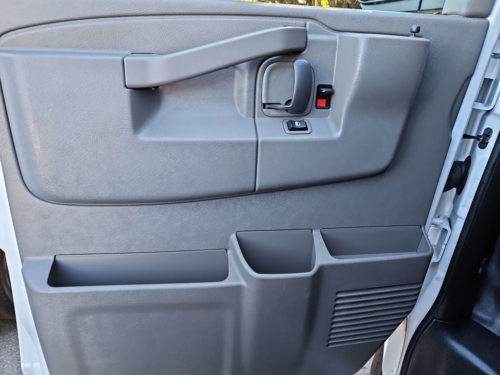 2024 Chevrolet Express 2500 Work Van Cargo
