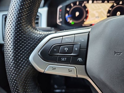 2022 Volkswagen Atlas Cross Sport 3.6L V6 SEL Premium R-Line