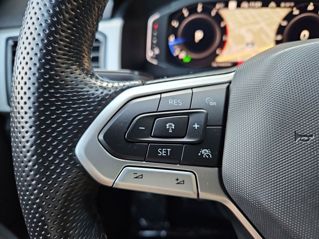 2022 Volkswagen Atlas Cross Sport 3.6L V6 SEL Premium R-Line