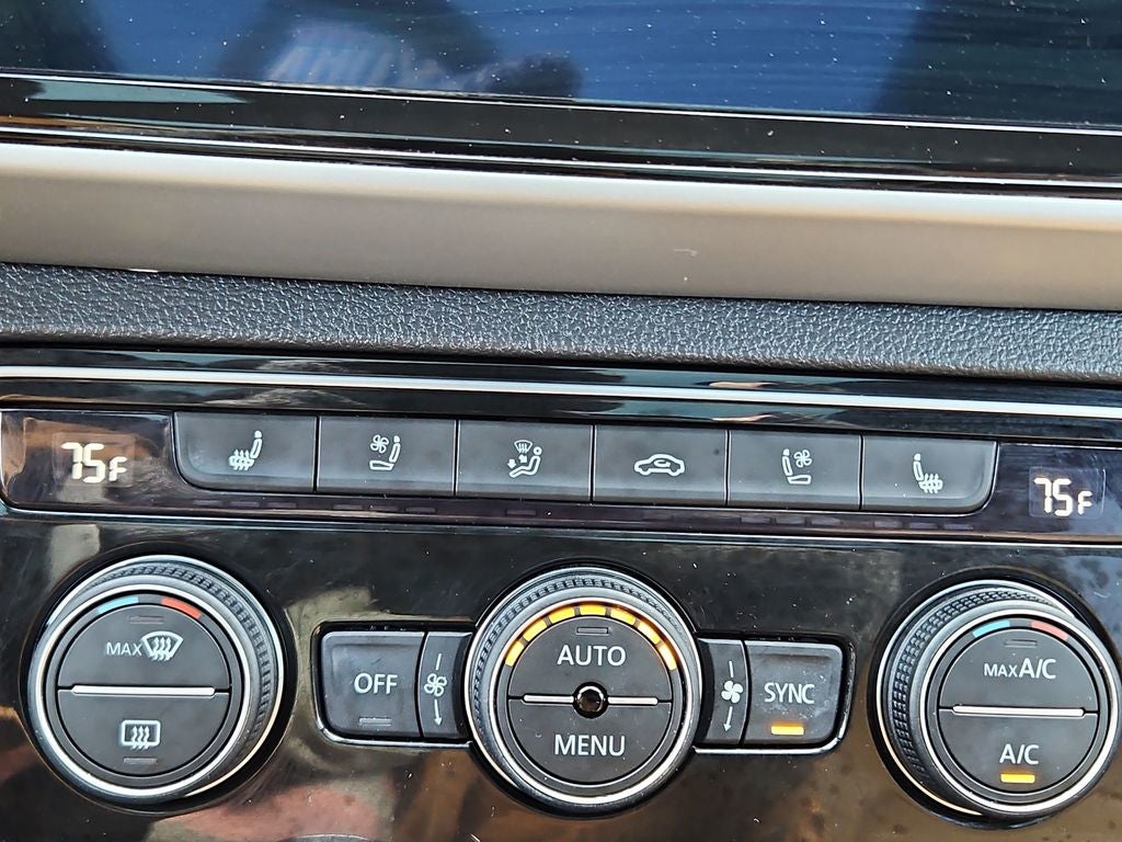 2022 Volkswagen Atlas Cross Sport 3.6L V6 SEL Premium R-Line