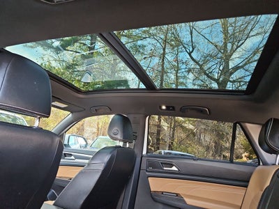 2022 Volkswagen Atlas Cross Sport 3.6L V6 SEL Premium R-Line