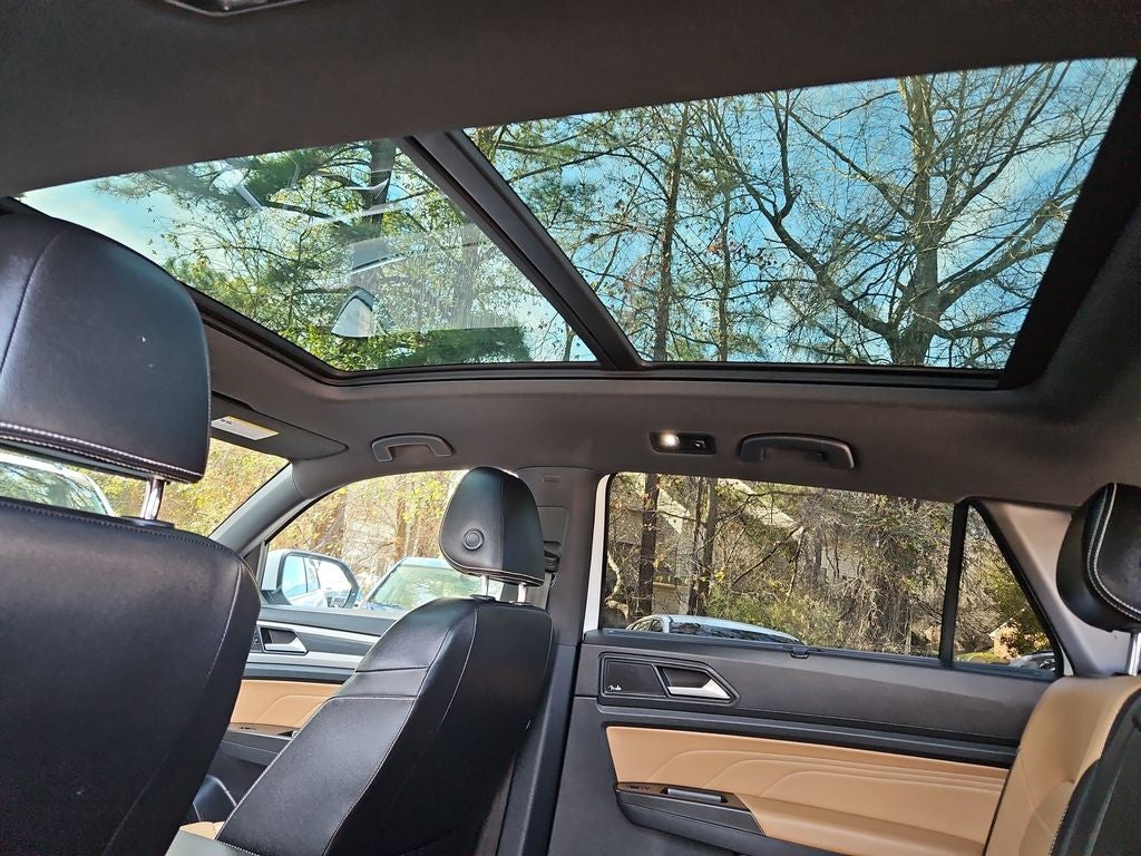 2022 Volkswagen Atlas Cross Sport 3.6L V6 SEL Premium R-Line