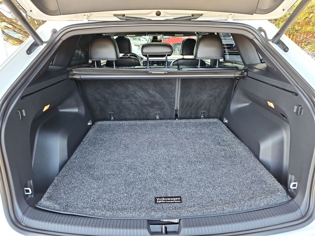 2022 Volkswagen Atlas Cross Sport 3.6L V6 SEL Premium R-Line