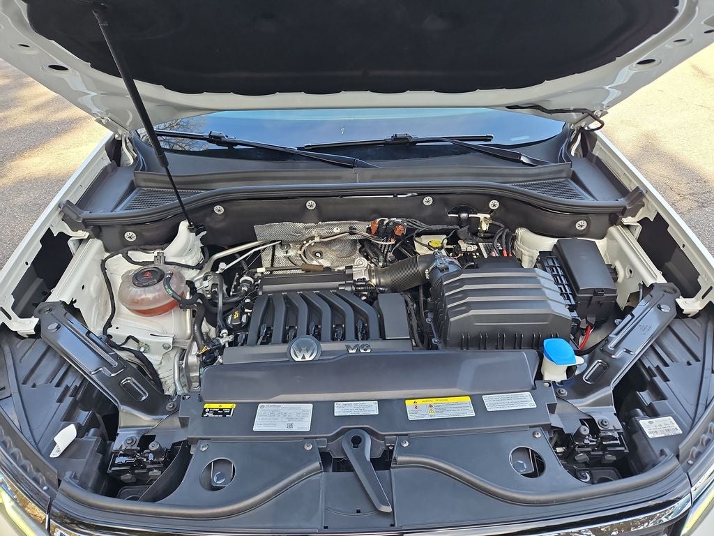 2022 Volkswagen Atlas Cross Sport 3.6L V6 SEL Premium R-Line