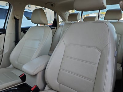 2019 Volkswagen Passat 2.0T SE R-Line