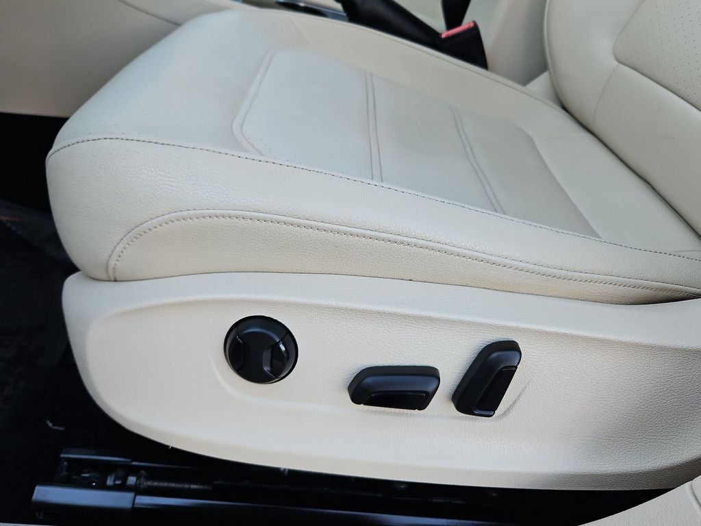 2019 Volkswagen Passat 2.0T SE R-Line