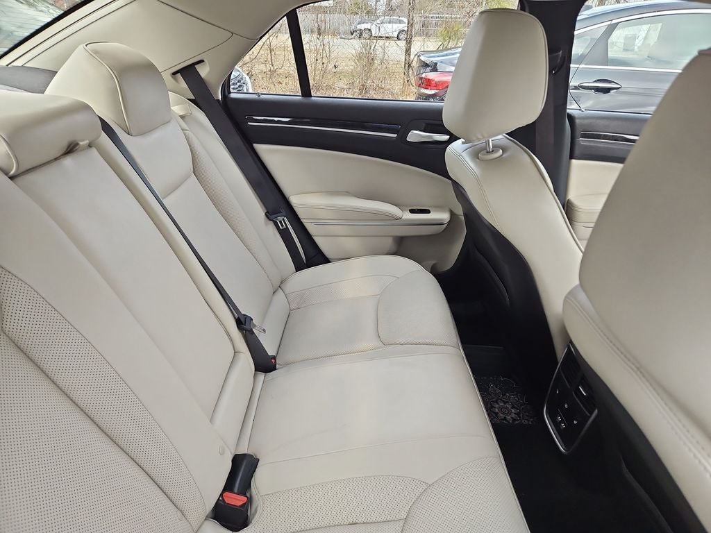 2022 Chrysler 300 Touring