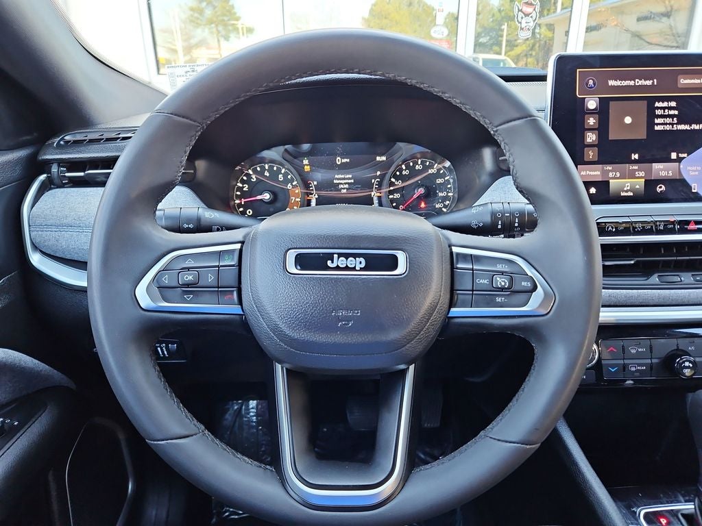 2024 Jeep Compass Latitude w/ enhanced Black Crystal Pearlcoat