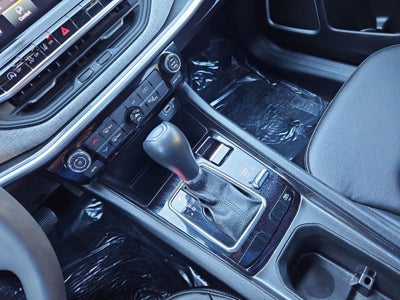 2024 Jeep Compass Latitude w/ enhanced Black Crystal Pearlcoat