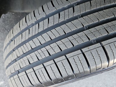 2024 Jeep Compass Latitude w/ enhanced Black Crystal Pearlcoat