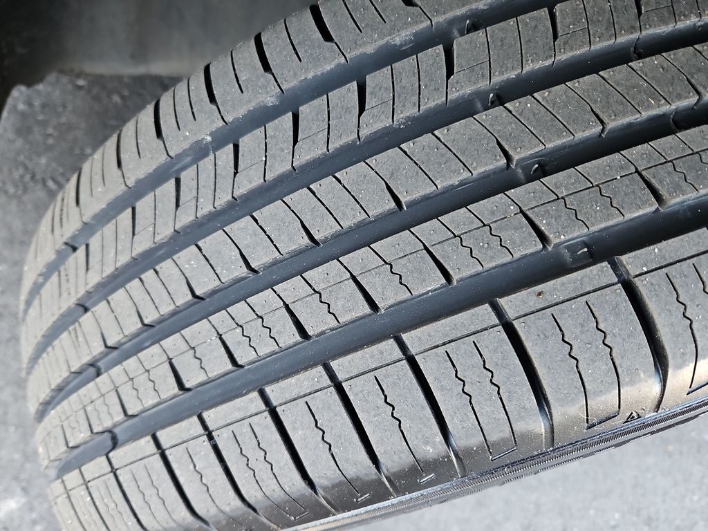 2024 Jeep Compass Latitude w/ enhanced Black Crystal Pearlcoat