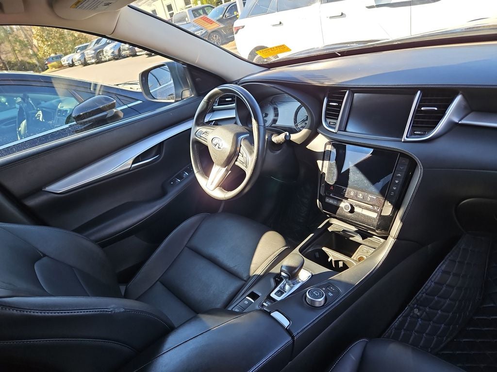 2020 INFINITI QX50 LUXE NAVIGATION AND HEATED SEATS