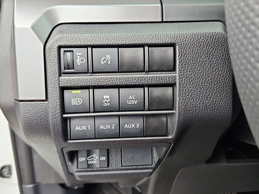 2025 Toyota Tacoma TRD Off-Road w/SUNROOF