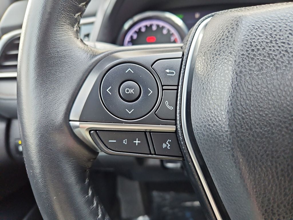 2020 Toyota Camry XLE Panoramic Sunroor