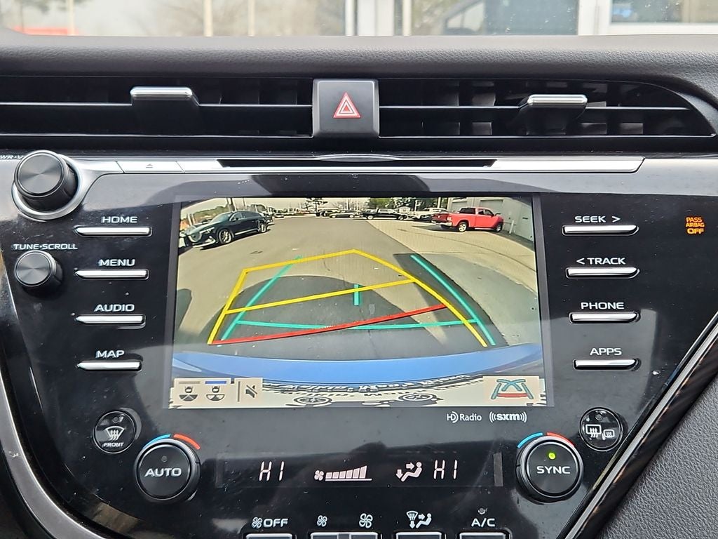 2020 Toyota Camry XLE Panoramic Sunroor