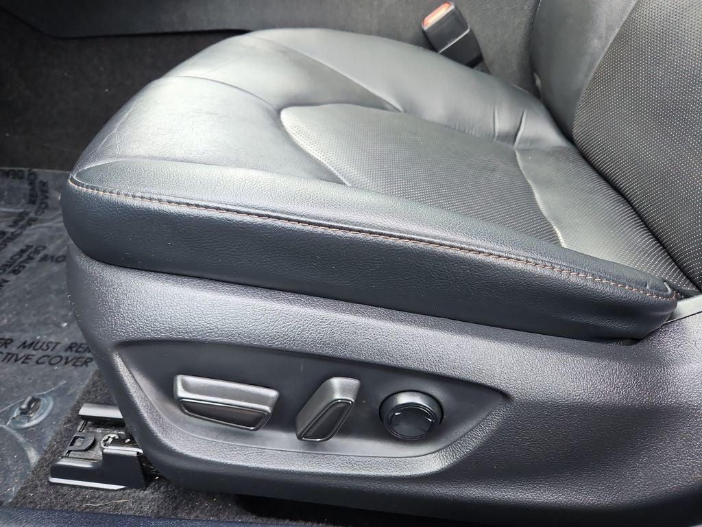 2020 Toyota Camry XLE Panoramic Sunroor