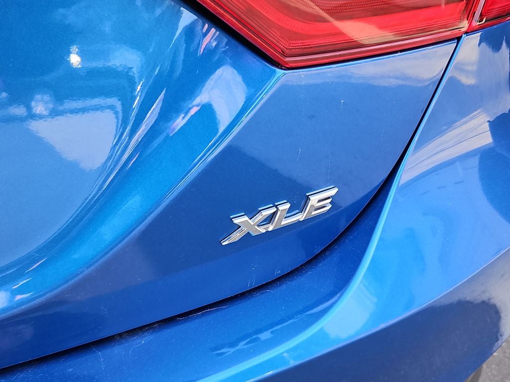 2020 Toyota Camry XLE Panoramic Sunroor