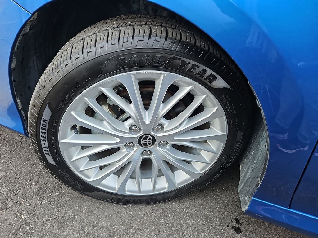 2020 Toyota Camry XLE Panoramic Sunroor