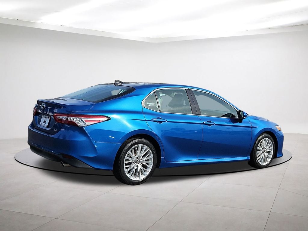 2020 Toyota Camry XLE Panoramic Sunroor