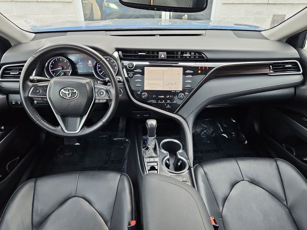 2020 Toyota Camry XLE Panoramic Sunroor