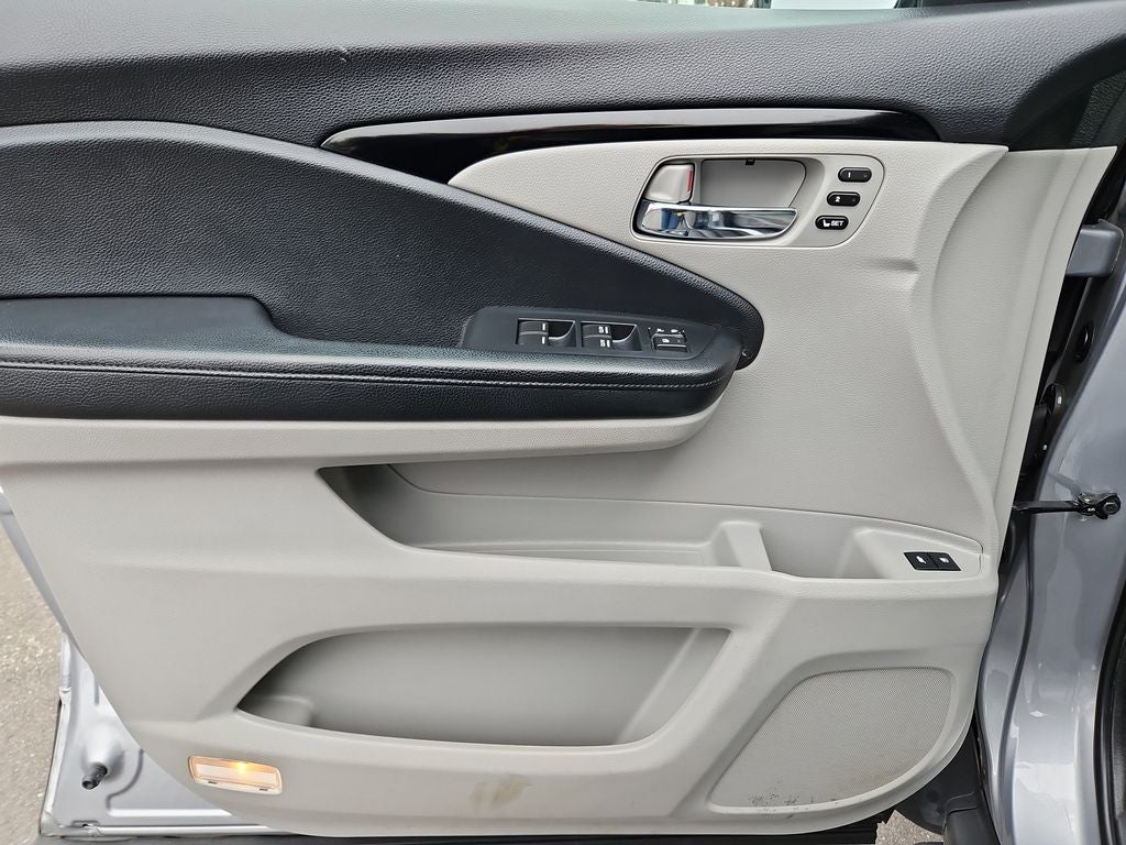 2020 Honda Pilot Touring 8 Passenger