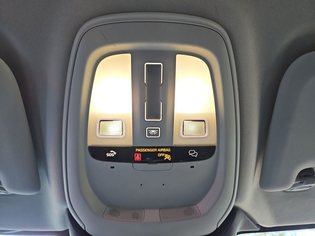 2023 Volvo S60 B5 Plus Dark Theme