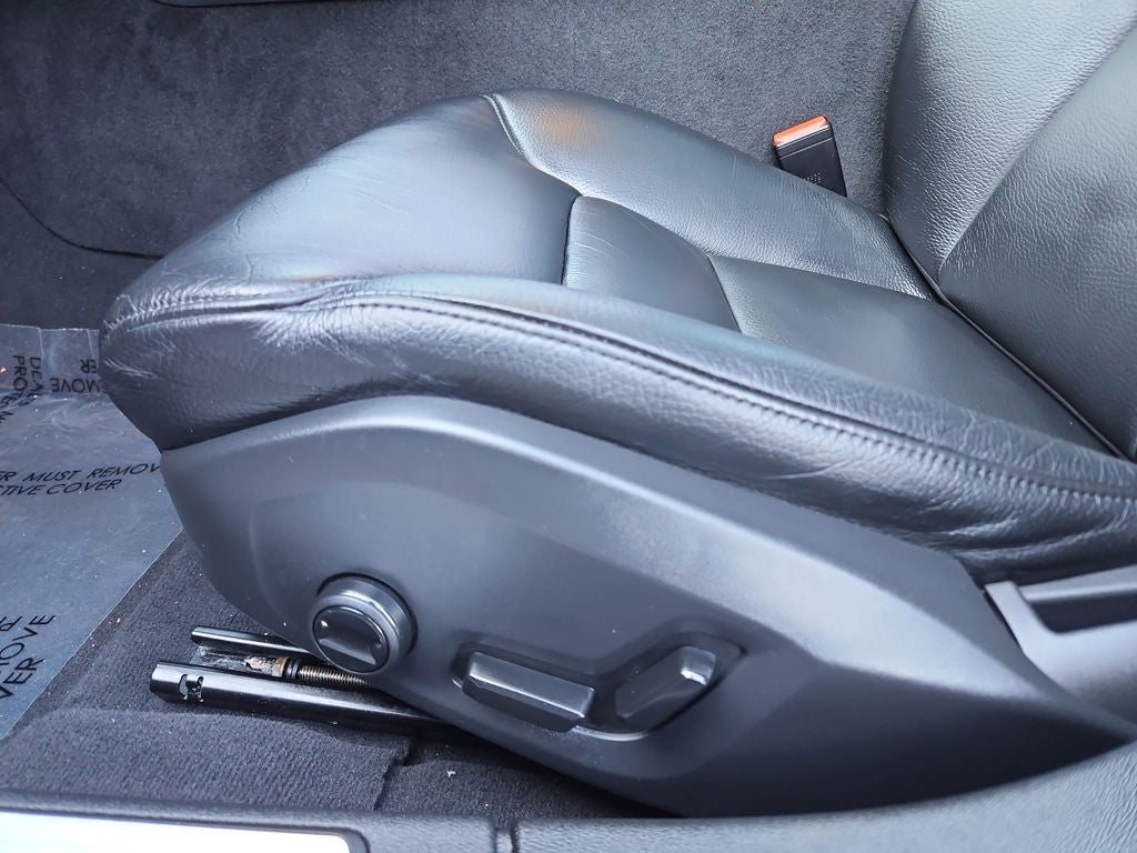 2023 Volvo S60 B5 Plus Dark Theme