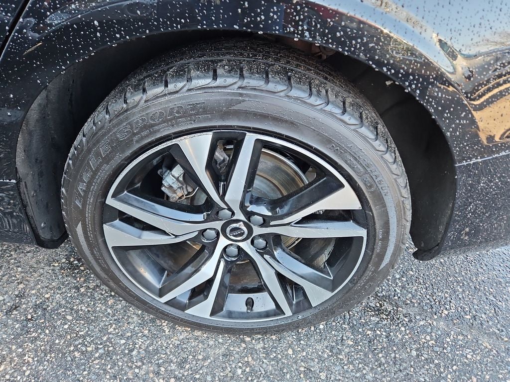 2023 Volvo S60 B5 Plus Dark Theme