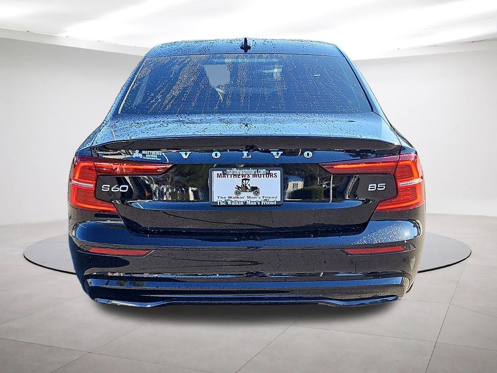2023 Volvo S60 B5 Plus Dark Theme