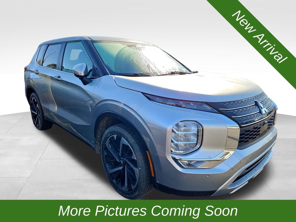 2024 Mitsubishi Outlander SE Black Edition w/Pano Roof