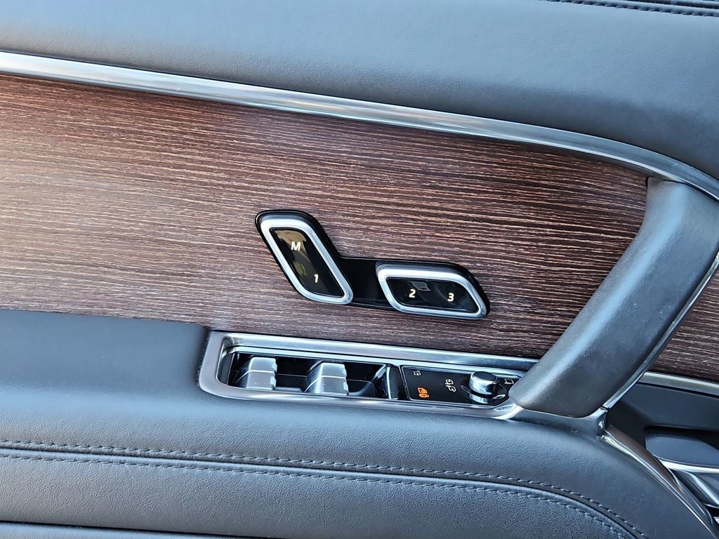 2023 Land Rover Range Rover SE LWB 7 Passenger