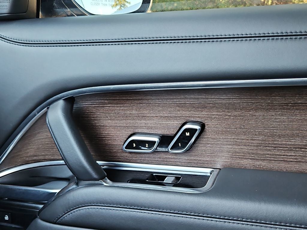 2023 Land Rover Range Rover SE LWB 7 Passenger