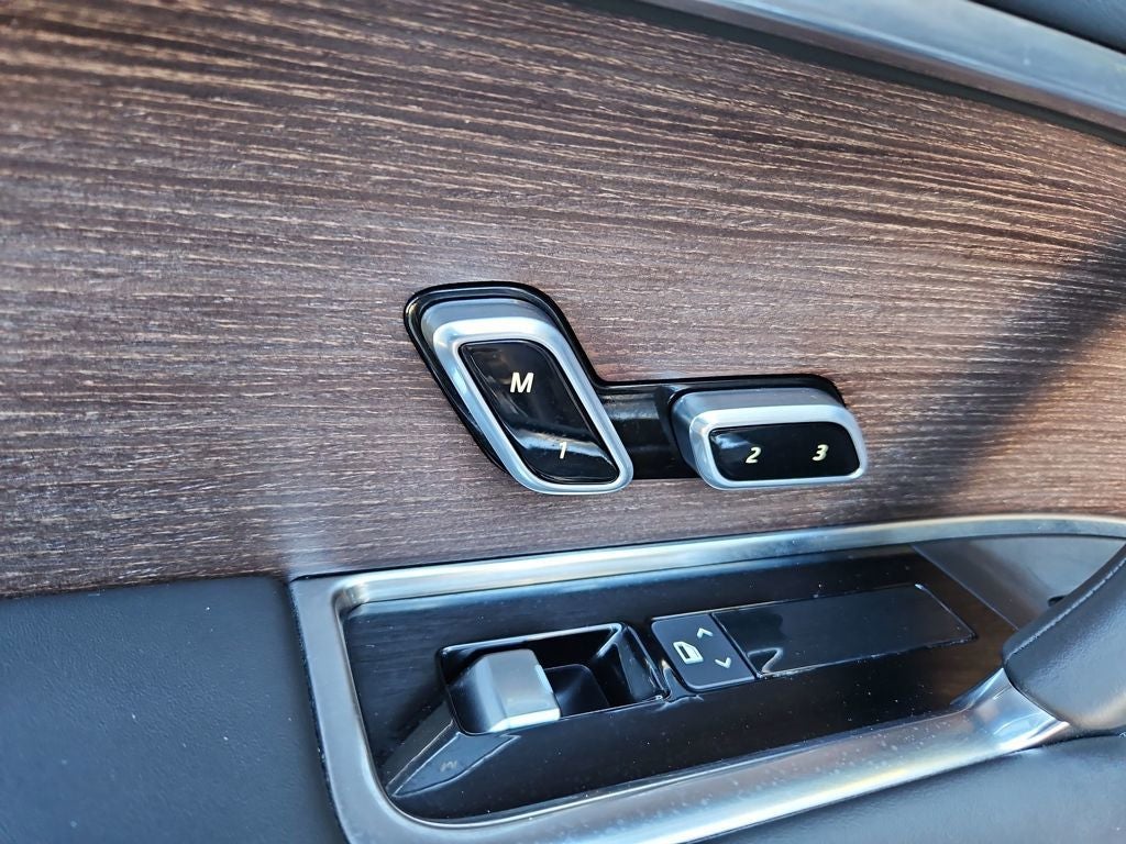 2023 Land Rover Range Rover SE LWB 7 Passenger