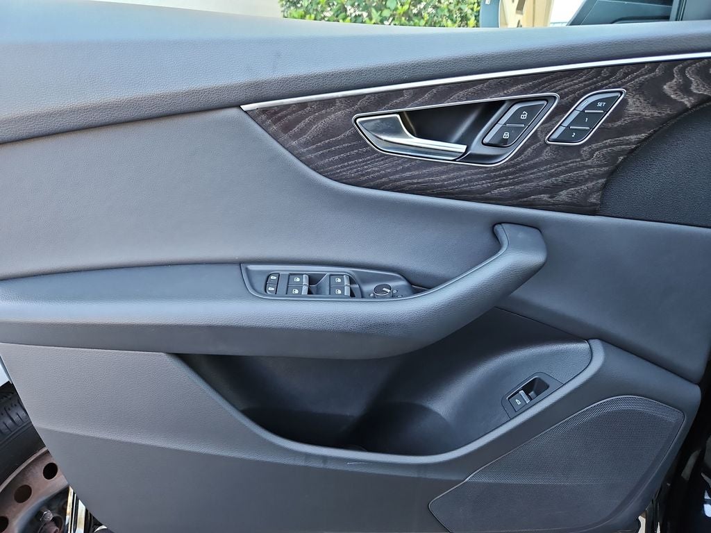 2022 Audi Q8 55 Premium quattro