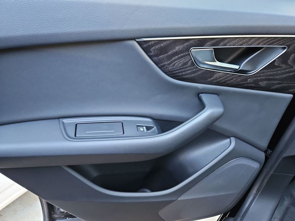 2022 Audi Q8 55 Premium quattro