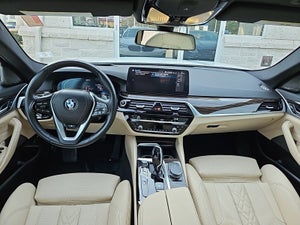 2023 BMW 530e Plug In Hybrid w/ Nav &amp; Sunroof 5-Series