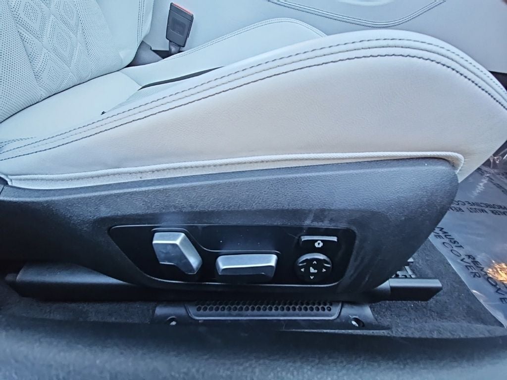 2022 BMW M8 Competition