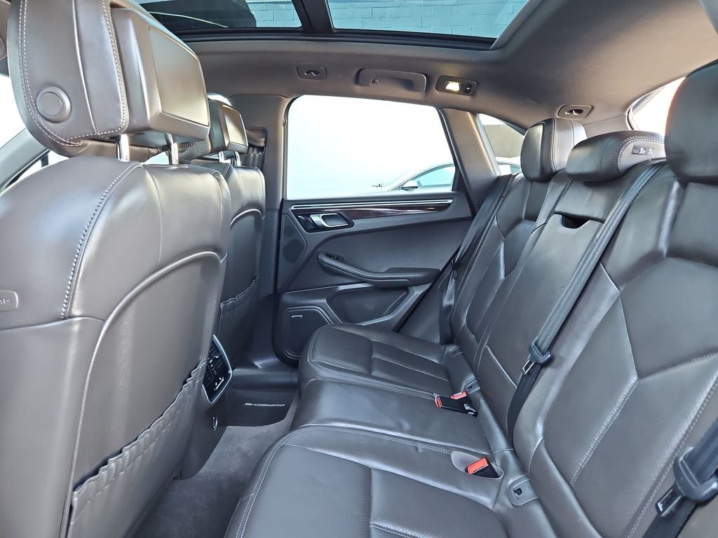 2017 Porsche Macan Base