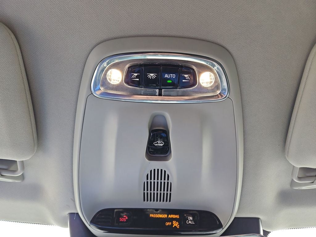 2022 Volvo XC90 T5 Momentum