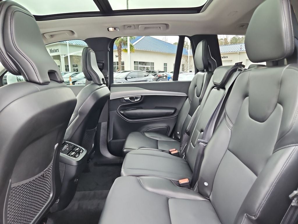 2022 Volvo XC90 T5 Momentum
