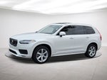 2022 Volvo XC90 T5 Momentum