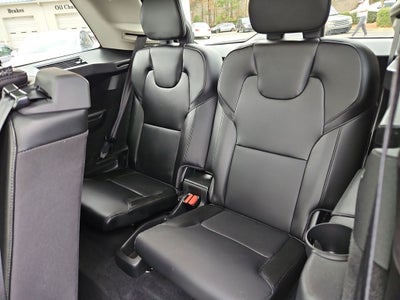 2022 Volvo XC90 T5 Momentum