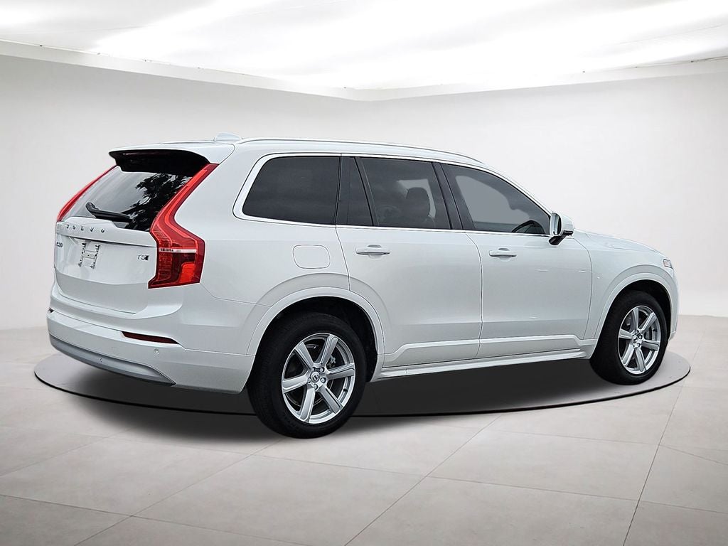 2022 Volvo XC90 T5 Momentum