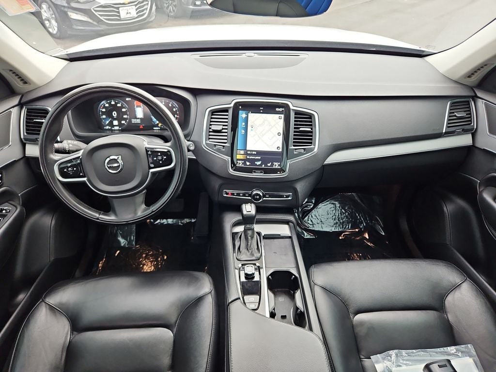 2022 Volvo XC90 T5 Momentum
