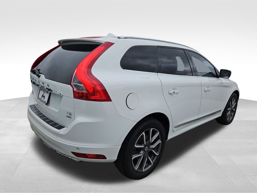 2016 Volvo XC60 T6 Drive-E Platinum