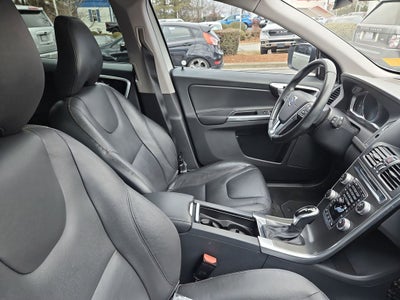 2016 Volvo XC60 T6 Drive-E Platinum