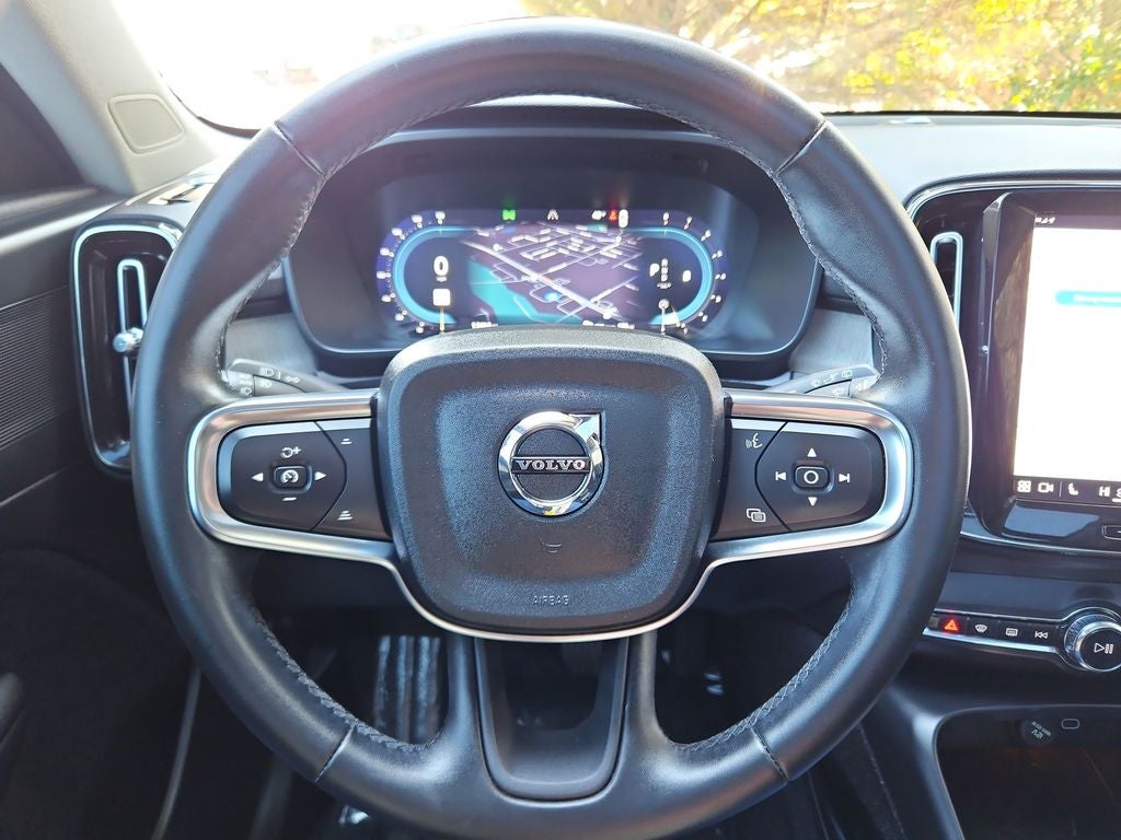 2023 Volvo XC40 B5 Plus Bright Theme